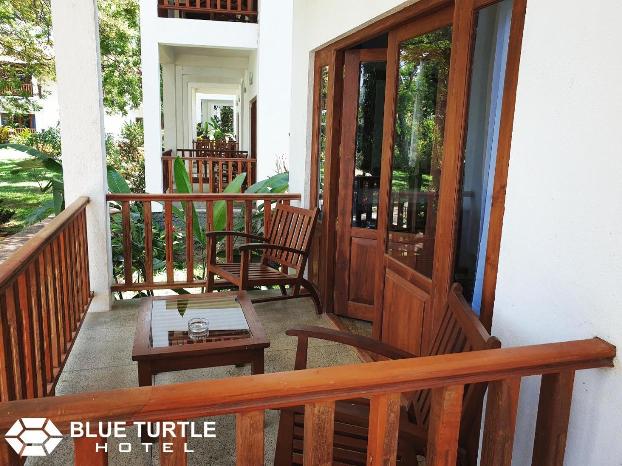 Blue Turtle Hotel Tissamaharama Exterior photo